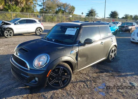 2013 Mini Hardtop Cooper S из США, поврежденный, VIN WMWSV3C55DT476698